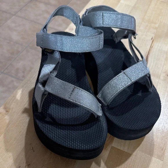 Teva Metallic Sandals with Black Sole - Picture 5 of 8